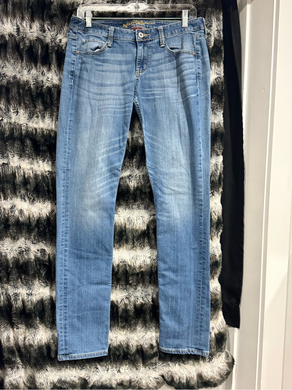Mid Wash Women’s Skinny Jeans - Light Blue